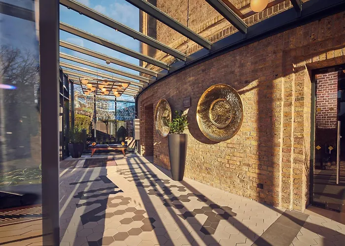 Wasserturm Hotel Cologne, Curio Collection By Hilton